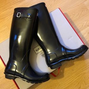 Hunter Black Gloss Boots